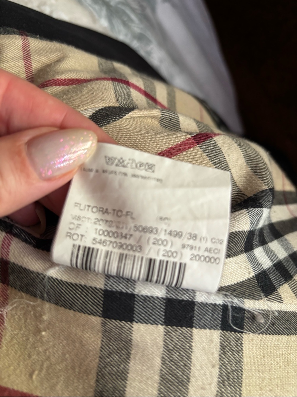 Burberry Black Denim Jacket with Beige Nova Check Lining - Picture 7 of 9